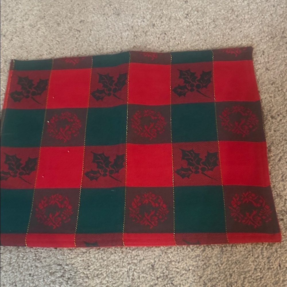 Festive Holiday Placemat assortment of 5- Red, Green, Burgundy, and Cream - Picture 10 of 12